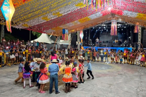 Mucuri divulga programação musical do tradicional 28º Forró do Peroá