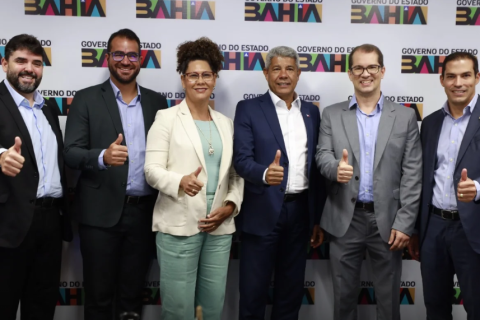 Governador e prefeito de Teixeira de Freitas se reúnem para discutir avanços e investimentos no município