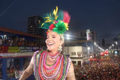 Ivete Sangalo vence o troféu Bahia Folia com o hit Macetando; disputa teve mais de 3 milhões de votos