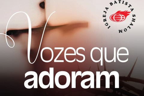 Noite de louvor reúne jovens em momento de fé na praça central de Alcobaça