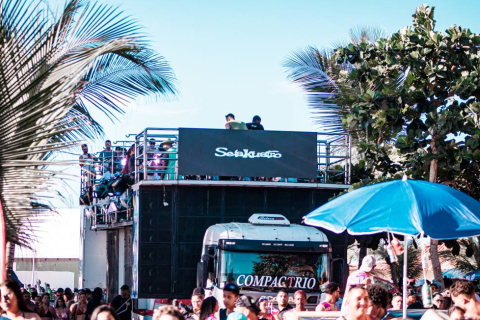 Carnaval de Alcobaça tem arrastão, shows e festa até o amanhecer