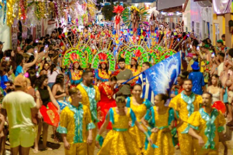Carnaval de Caravelas consolida tradição e se destaca como referência no Extremo Sul da Bahia