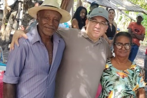 Dr. Ailton Amorim prestigia aniversário de Dona Anita na Comunidade Porto do Campo