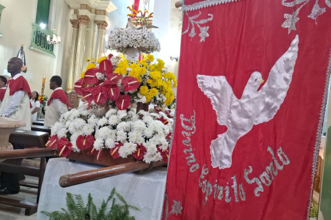 Alcobaça celebra tradição centenária com a Festa do Divino Espírito Santo