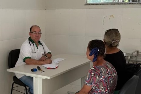 Dr. Ailton realiza atendimentos e reforça vínculo com comunidades rurais de Alcobaça