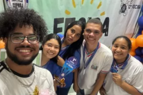 Jovens de Itamaraju criam goma de hibisco para auxiliar no controle da hipertensão
