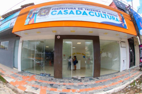 Teixeira de Freitas inaugura Casa da Cultura