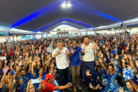 Convenção Partidária de Gilvan Produções leva multidão ao Estádio em Prado