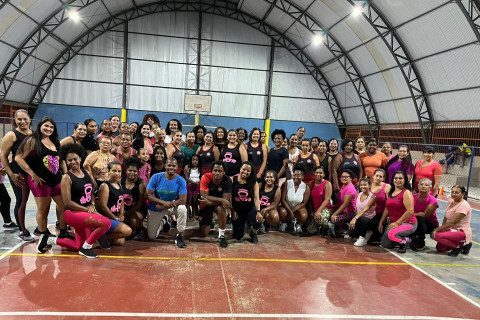 Studio Funcional Ritmos realiza aulão Outubro Rosa